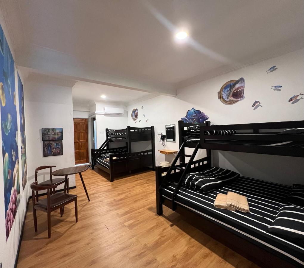 The Ship Guesthouse Room Semporna Exterior foto